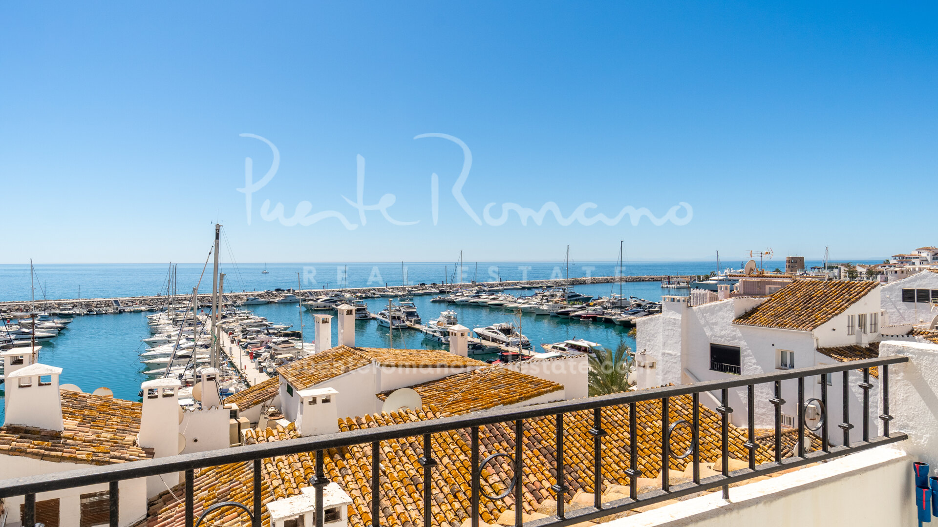 Charming 2-Bedroom apartment with sea stunning views in the heart of the marina of Puerto Banús