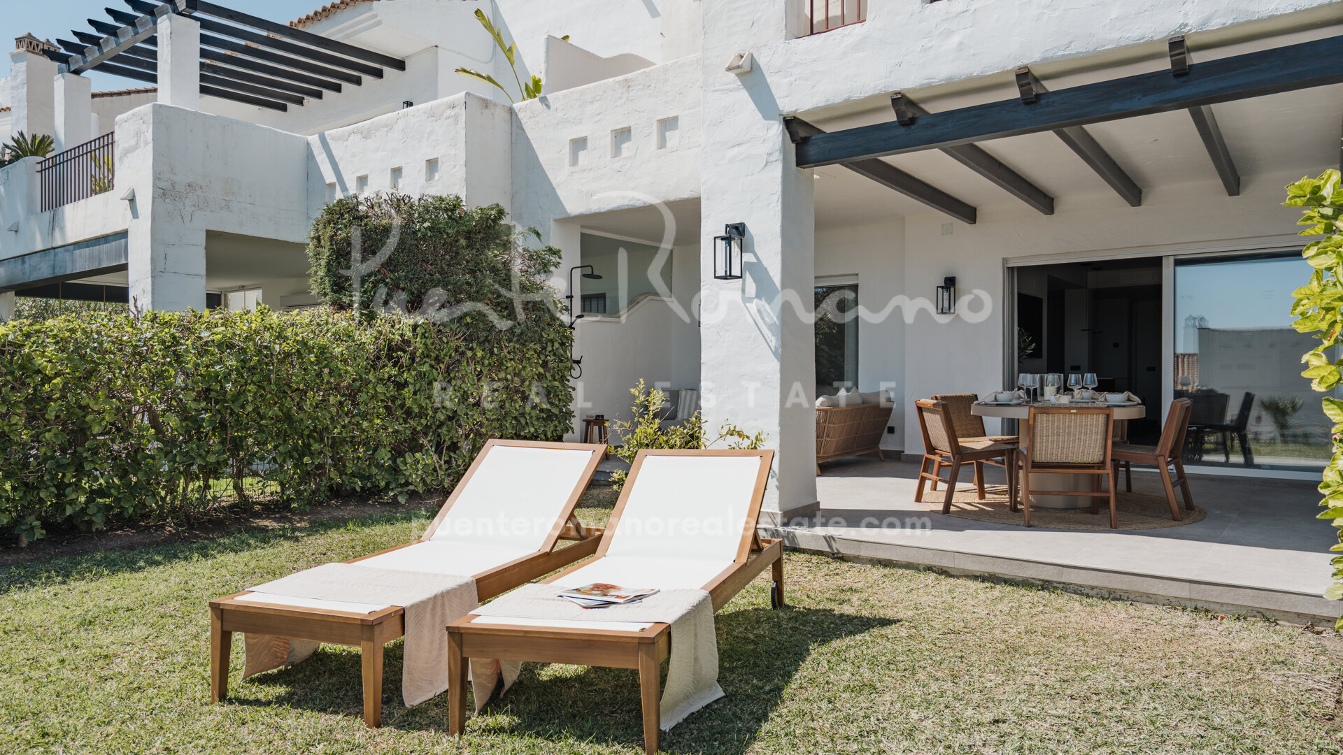 Apartamento en planta baja con jardín privado en La Quinta Village en Nueva Andalucía