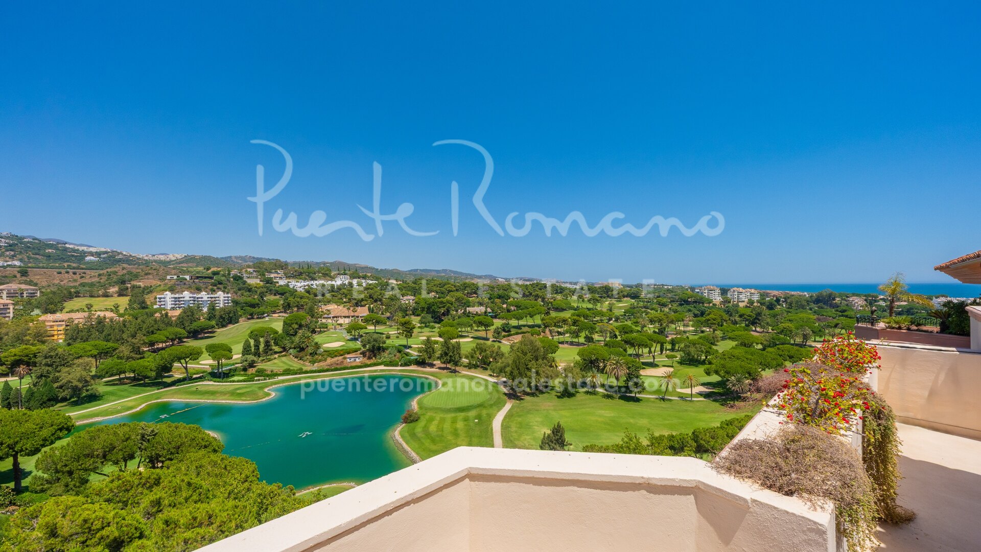 Duplex penthouse frontline golf in East Marbella, with expansive panoramic views