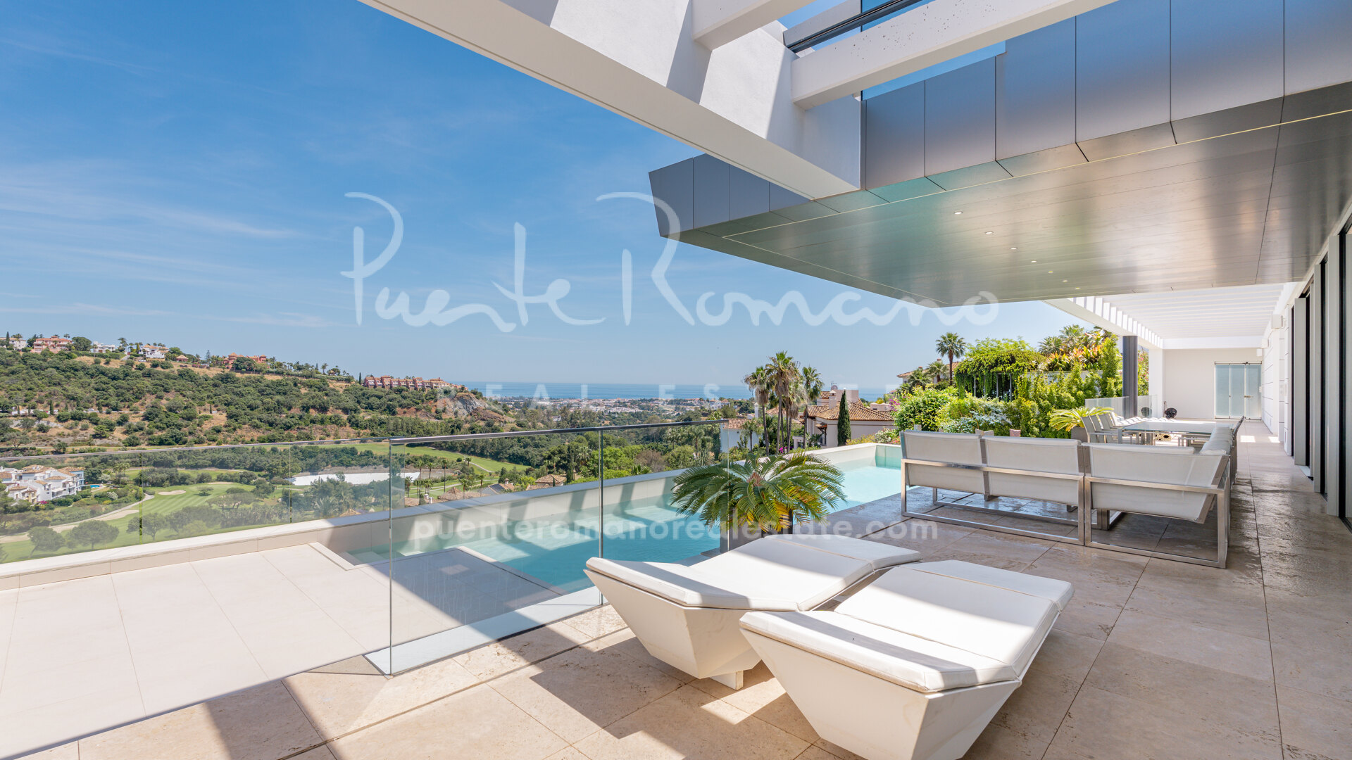 Contemporary villa with amazing views in Los Arqueros