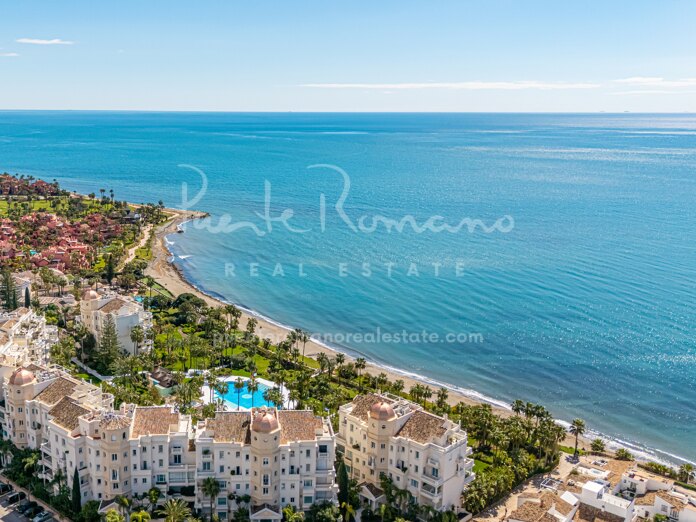 Beachfront apartment in Las Dunas Park a secured gated community