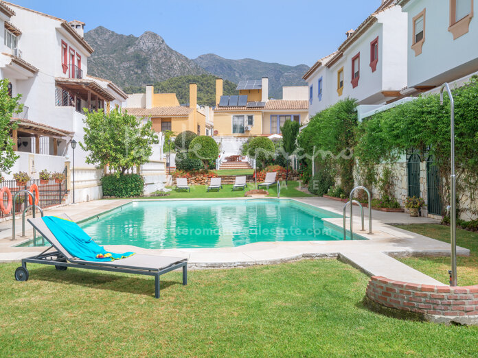 Charming townhouse with contemporary interiors & outdoor living in Xarblanca