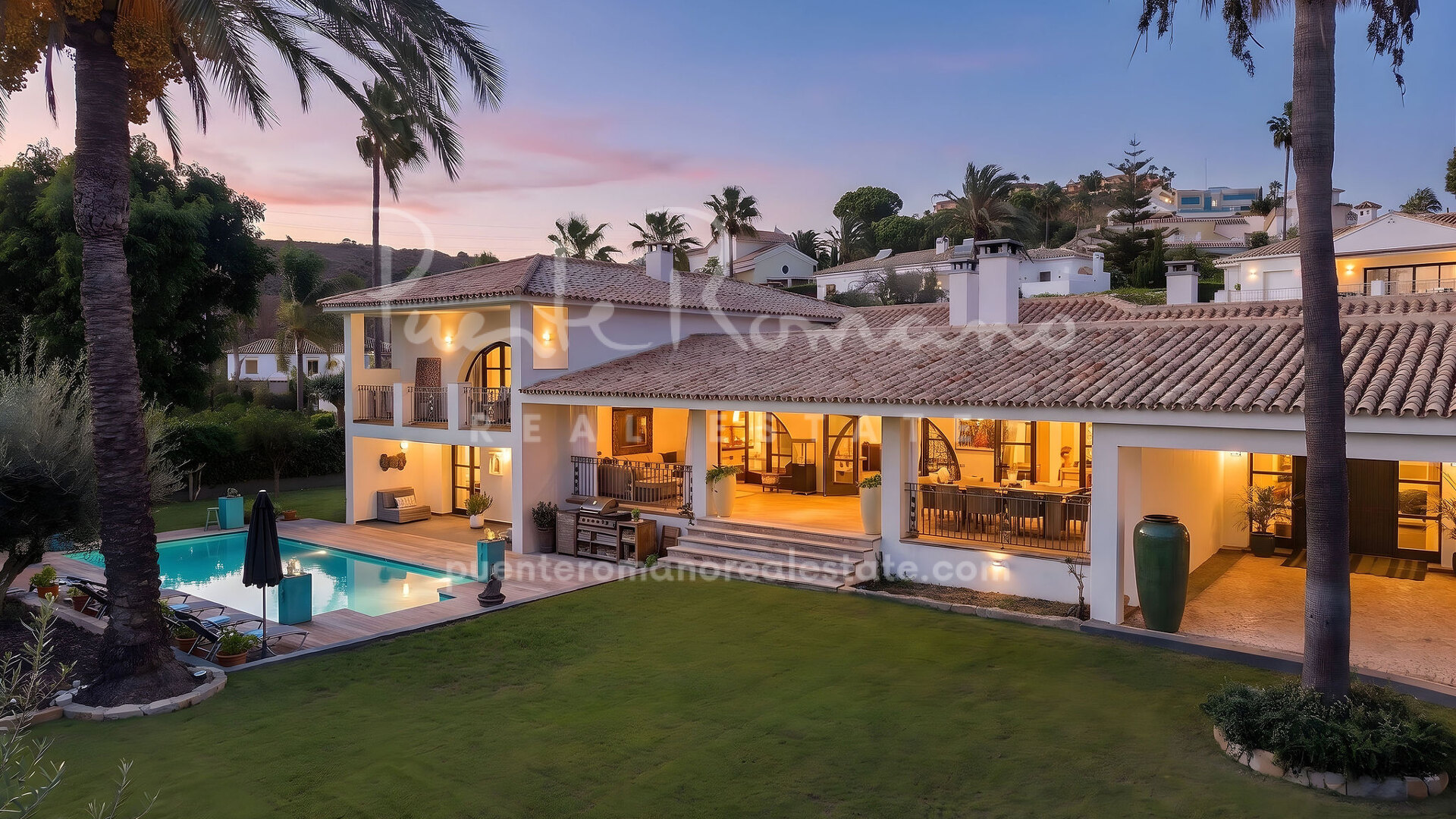 Elegante villa familiar de estilo mediterráneo con vistas al mar en El Paraíso Alto, Benahavís