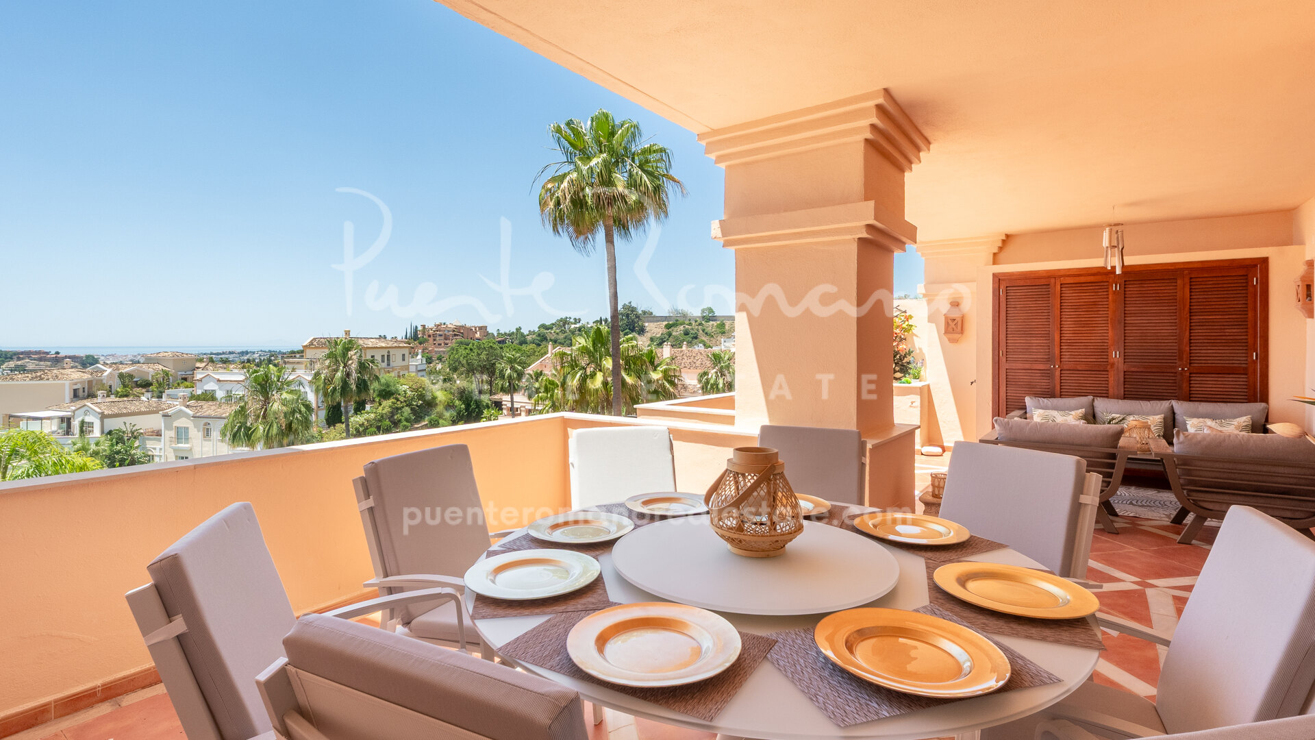 Precioso apartamento con impresionantes vistas al mar en Las Brisas, Nueva Andalucía