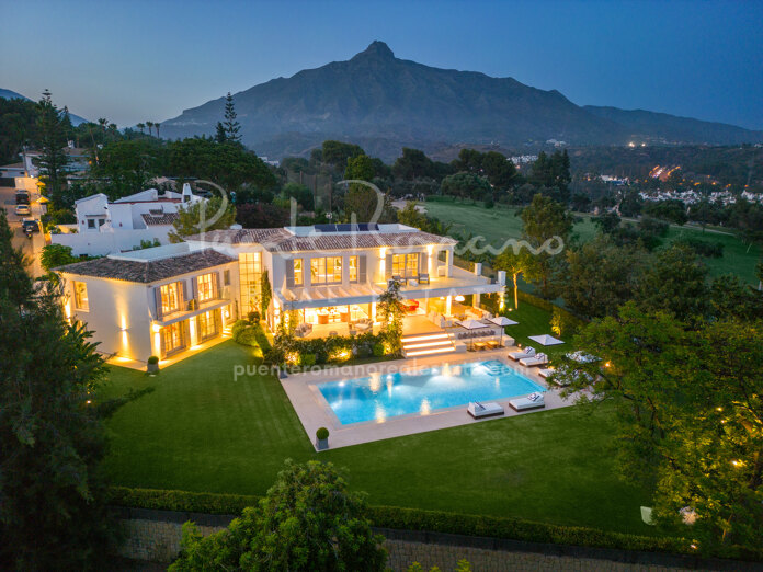 Magnificent mansion in a prestigious gated community in the heart of the Golf Valley
