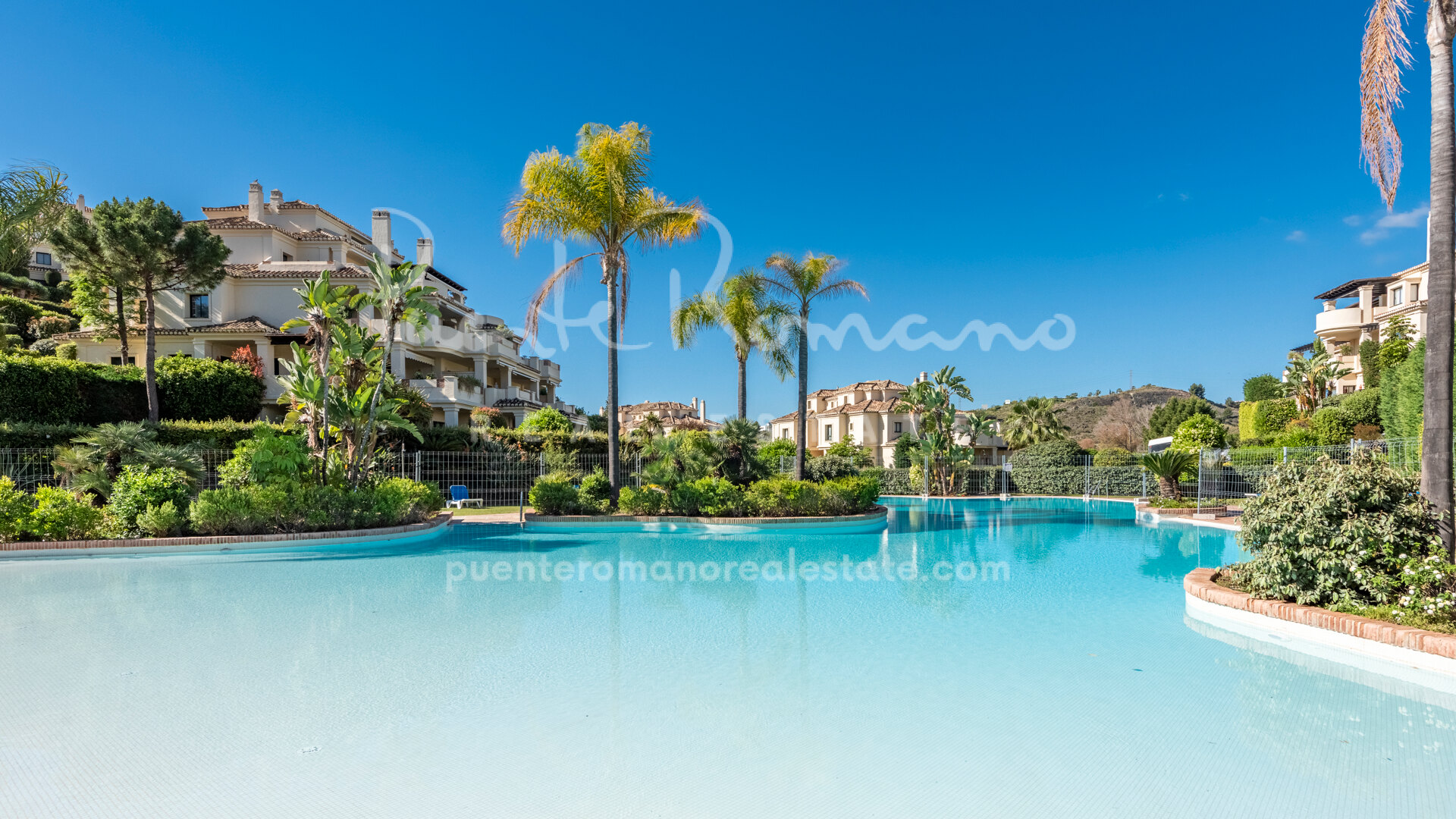 Front line golf duplex penthouse apartment in Capanes del Golf