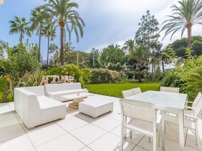 Impresionante apartamento dúplex con jardín en Gray d’Albion, en el corazón de Puerto Banús