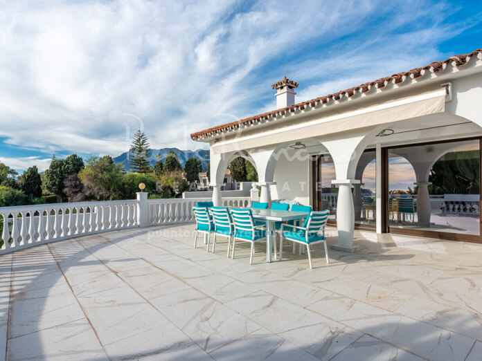 Villa ubicada en una calle tranquila y sin salida, a solo minutos de la playa en Marbella Este