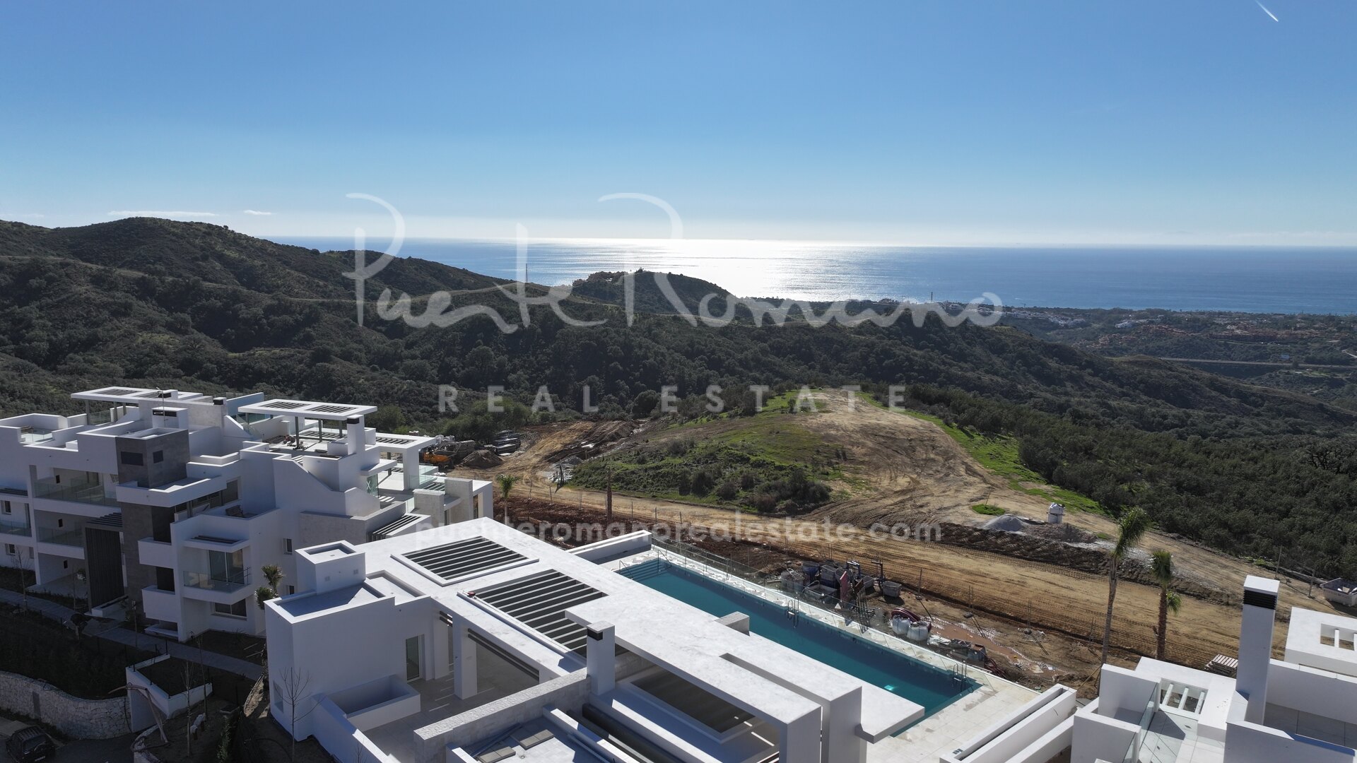 Apartamentos contemporáneos con vistas panorámicas al mar en La Mairena