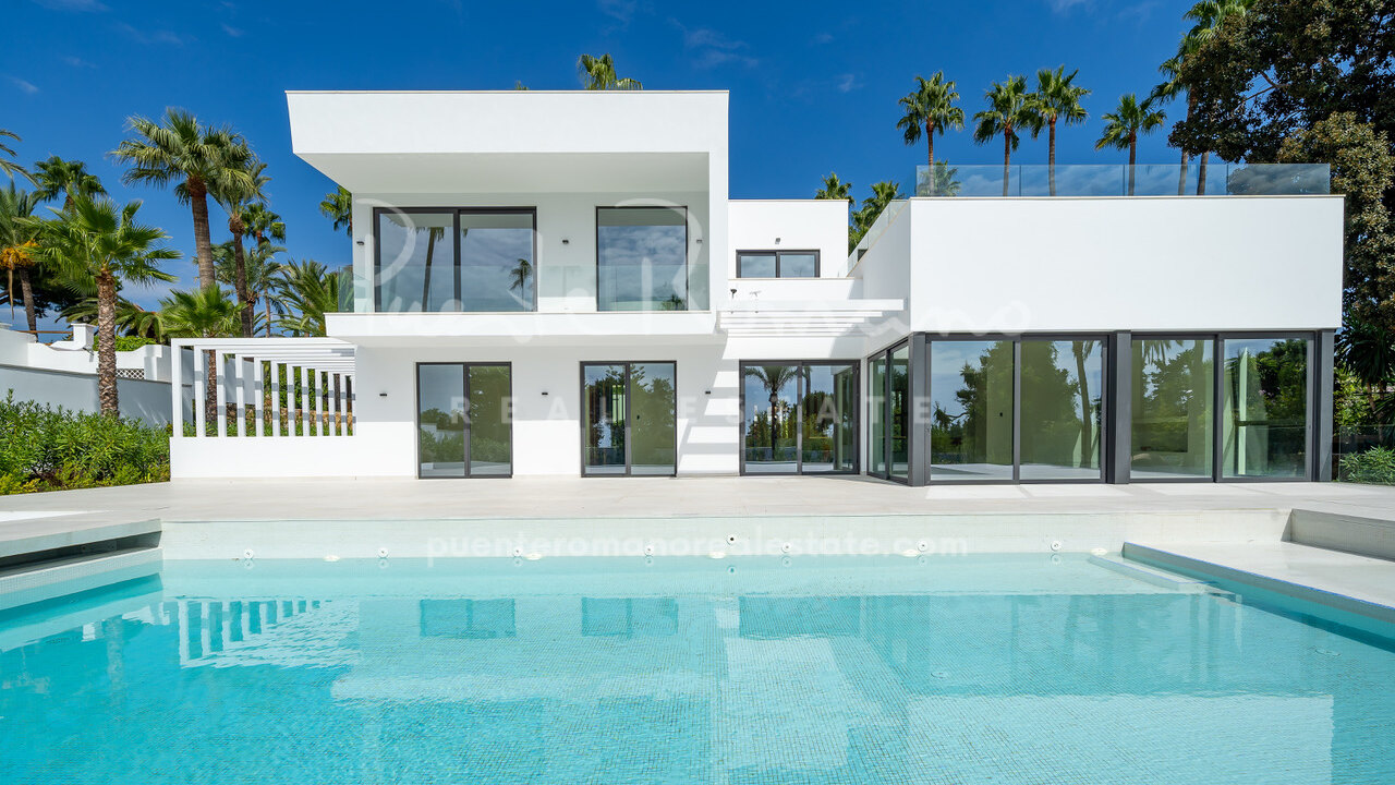 Preciosa villa familiar contemporánea en El Paraíso