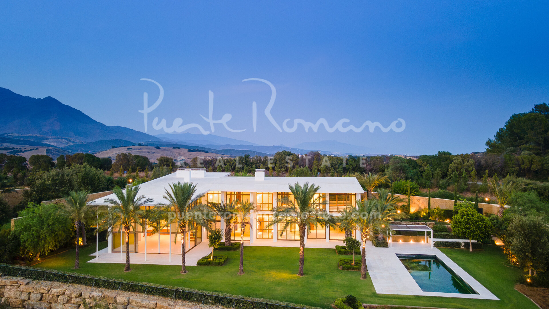 Frontline Golf Villa with breathtaking views
