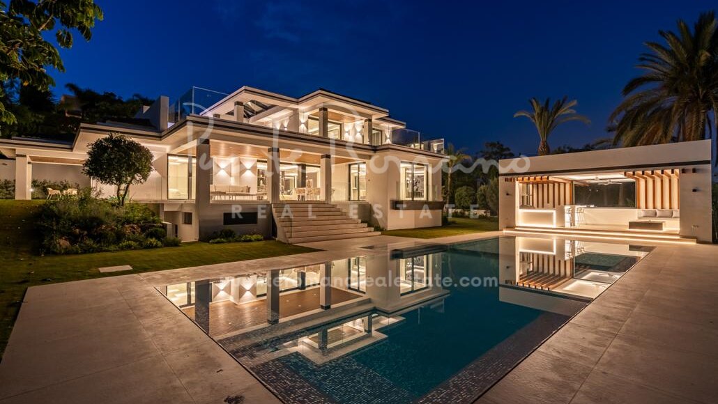 Impresionante villa a estrenar orientada al sur en Los Flamingos