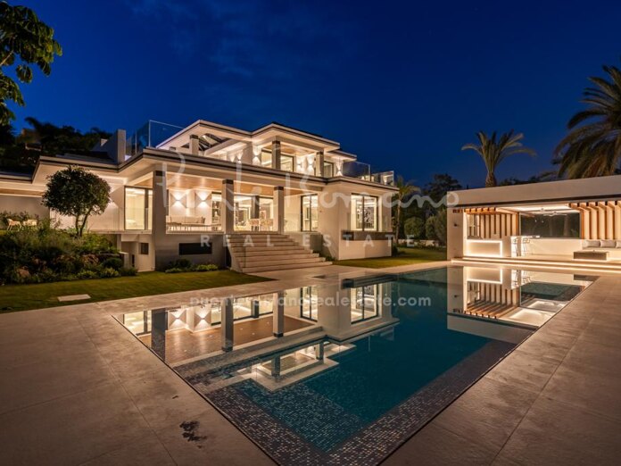 Impresionante villa a estrenar orientada al sur en Los Flamingos