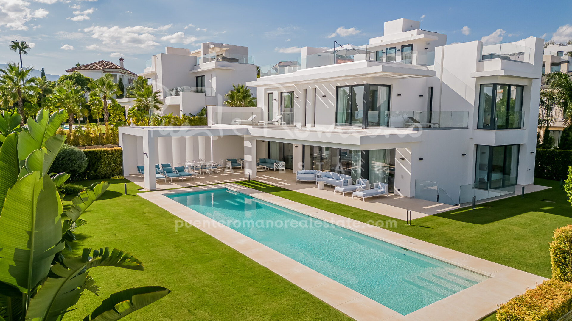 Nueva e impresionante villa en Los Flamingos