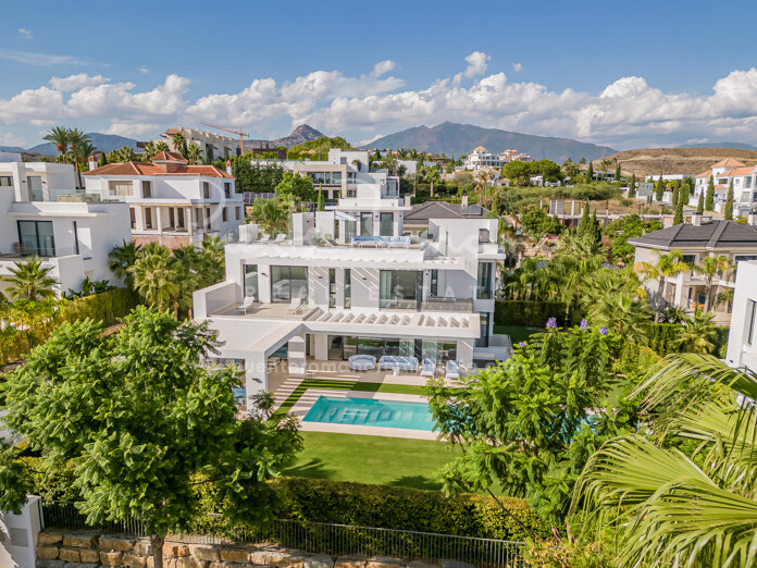 Nueva e impresionante villa en Los Flamingos