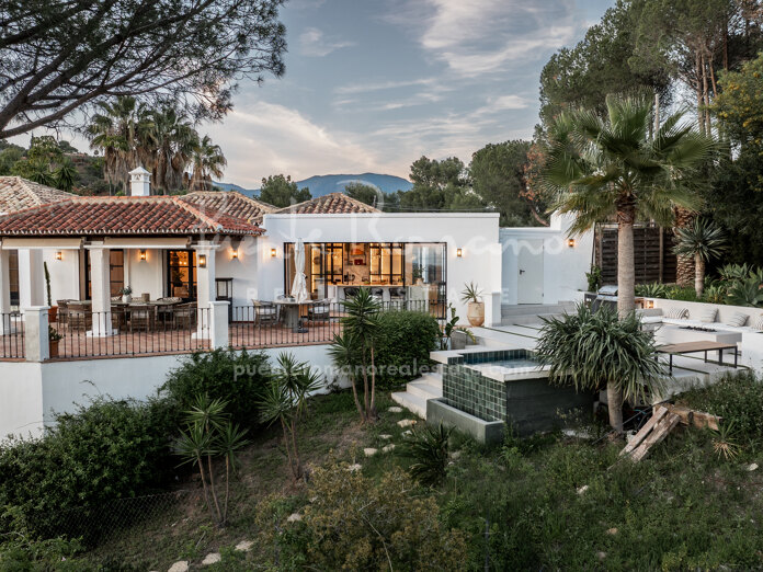 Unique Spanish cortijo style villa with breathtaking views in El Madroñal