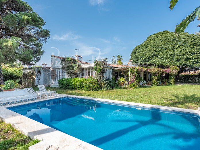Beachside Villa next to Guadalmina Baja – Perfect Renovation Opportunity