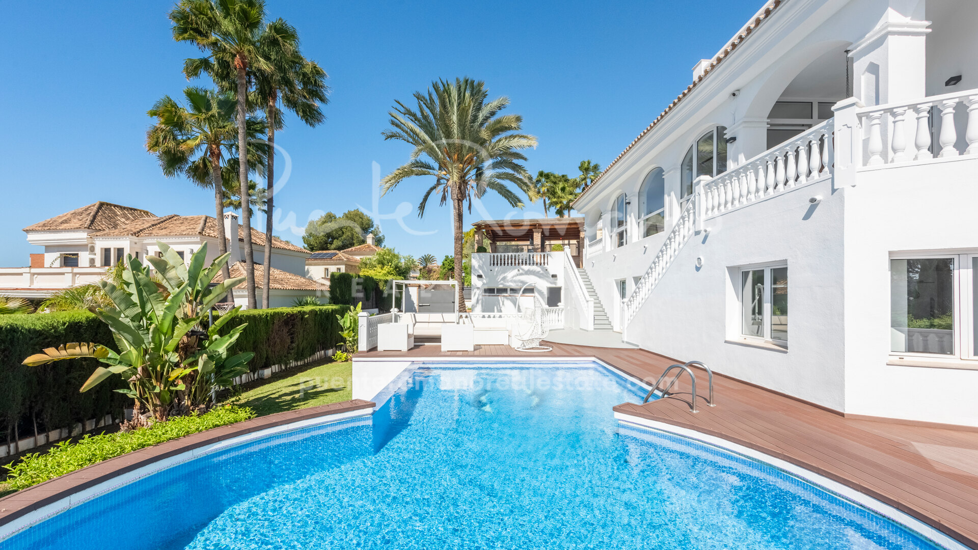 Elegante villa contemporánea en Marbella Este, cerca de Santa María Golf