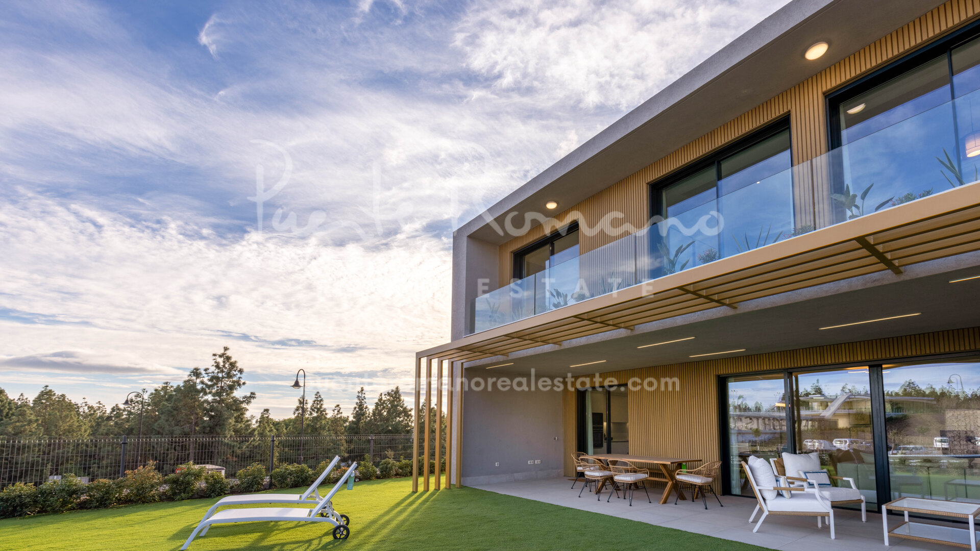 Spacious townhouses walking distance to the beach in Mijas Costa