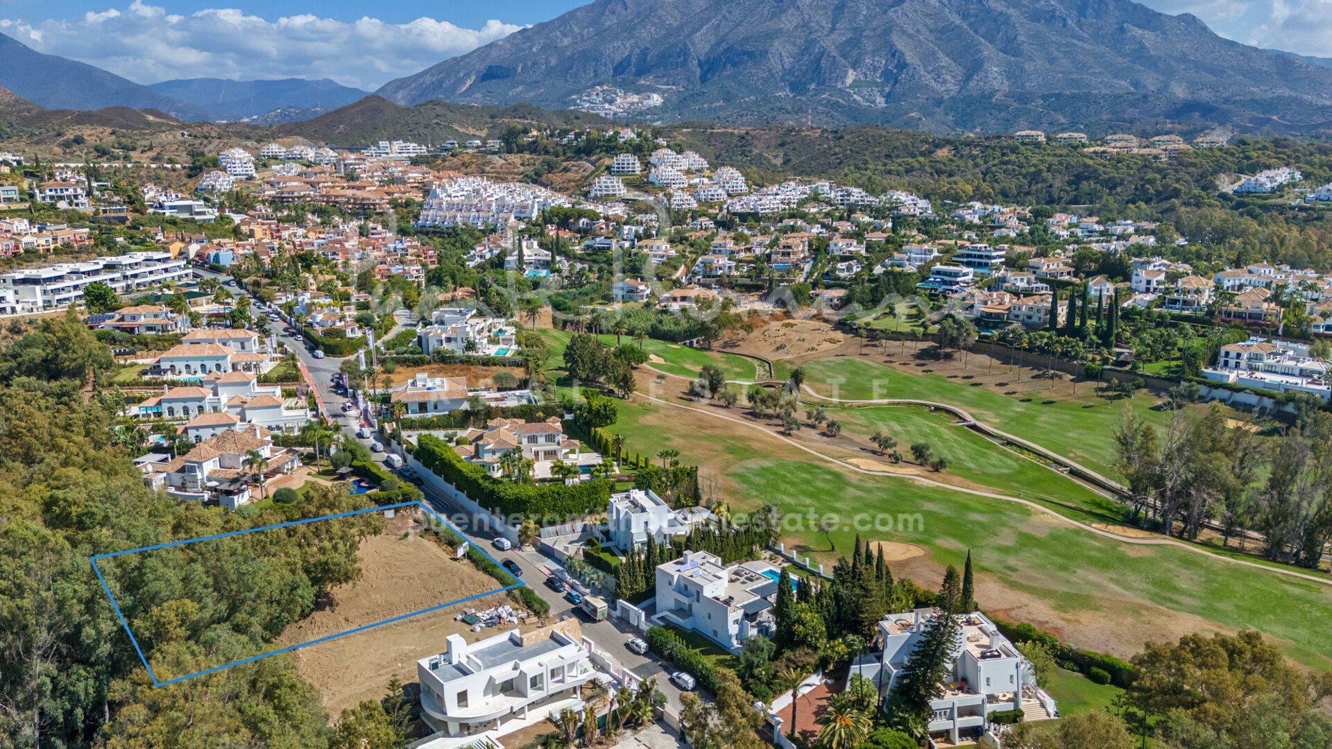 Incredible Investment opportunity: plot within walking distance to Las Brisas Golf Club