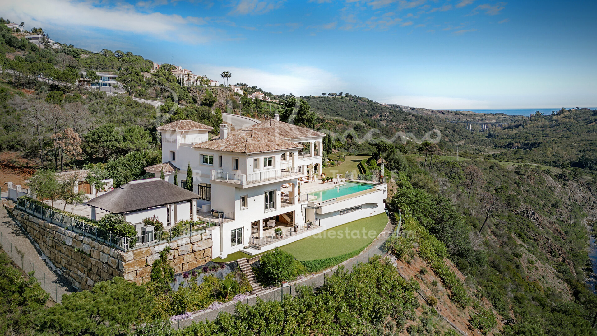 Casa Colinas - Stunning masterpiece on the edge of a natural park in Benahavís